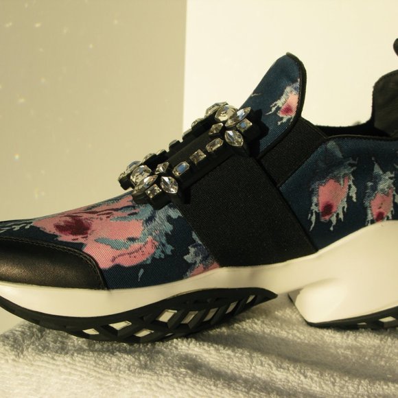 Meet your Posher, Bernadette - Picture 7 of 16